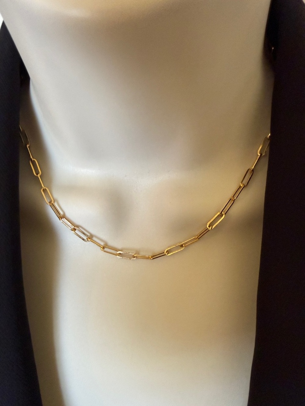 Elegant Gold Paperclip Chain Necklace - Classic Women’s Jewelry - Picture 2 of 3